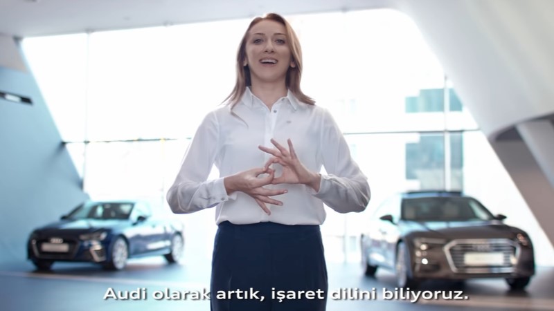 Audi işaret dilini öğrendi