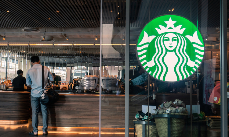 Starbucks 400 şubesini kapatacak