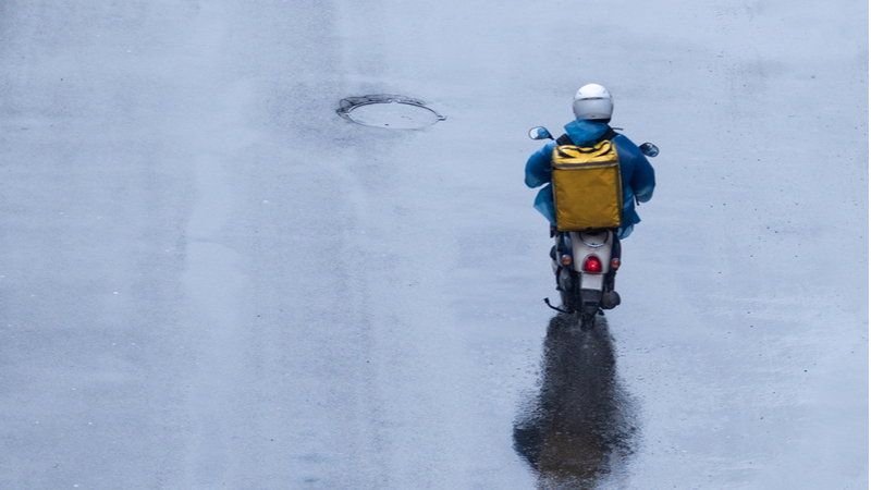 Geçim baskısı moto kuryelerin omzunda