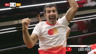 Luis Figo Mastercard formasıyla "yerçekimsiz" ortamda gol attı!