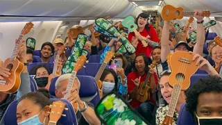 Hawaii uçuşları ukulele dersine dönüşüyor