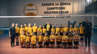 VakıfBank genç sporculara ilham veriyor