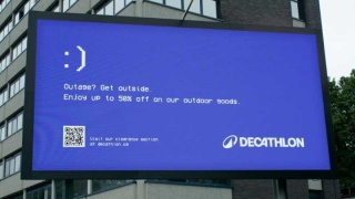 Decathlon, Microsoft'un mavi ekranını açık hava kampanyasına dönüştürdü: "Kesinti mi? Dışarı çıkın..."