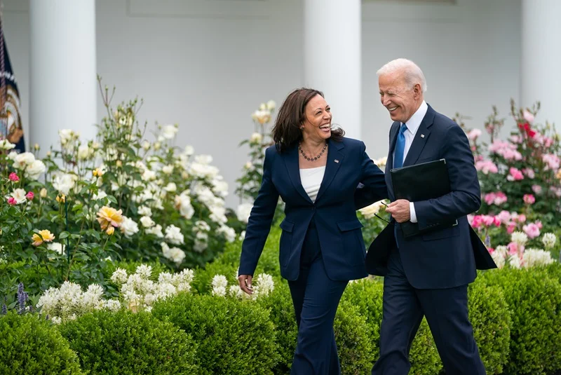 Joe Biden Kamala Harris'i destekleyecek